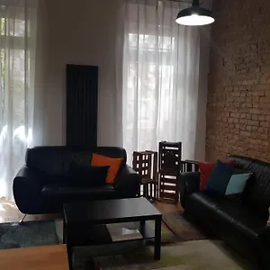https://tempelhoferfeld.find-berlin-hotels.com