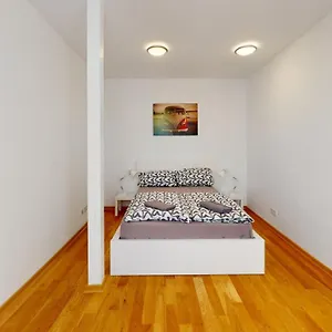 https://loftwohnung-im-tollen-hinterhaus.bestleipzighotels.com